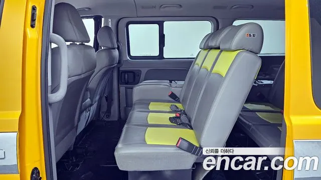Hyundai Starex 2019 — фото 12
