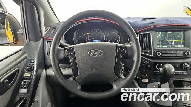 Hyundai Starex 2019 — фото 13