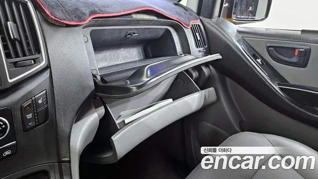 Hyundai Starex 2019 — фото 19