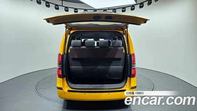 Hyundai Starex 2019 — фото 20