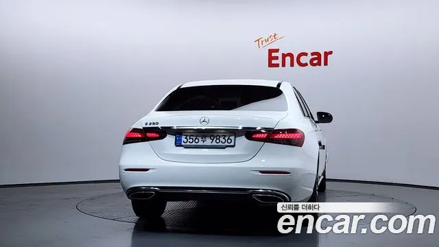 Mercedes-Benz E-Class 2021 — фото 3