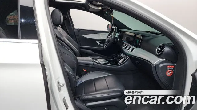 Mercedes-Benz E-Class 2021 — фото 10