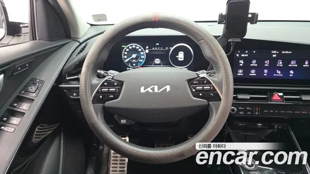 Kia Niro 2022 — фото 13