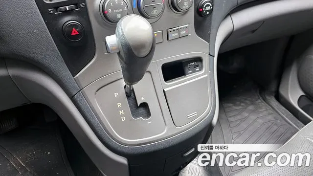 Hyundai Starex 2015 — фото 9