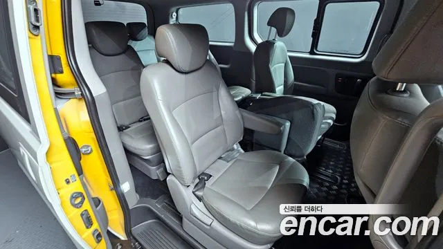 Hyundai Starex 2015 — фото 12