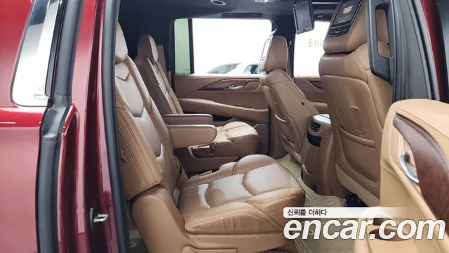 Cadillac Escalade 2017 — фото 12