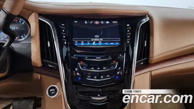 Cadillac Escalade 2017 — фото 14