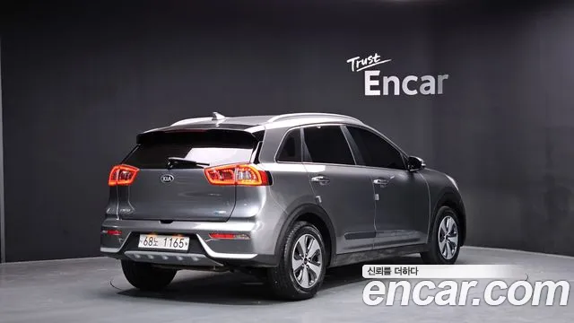 Kia Niro 2018 — фото 2