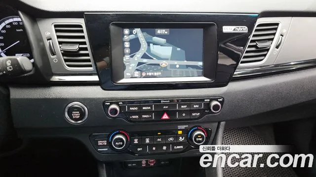Kia Niro 2018 — фото 14
