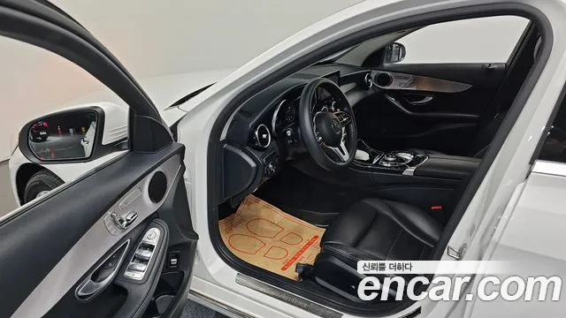 Mercedes-Benz C-Class 2020 — фото 10