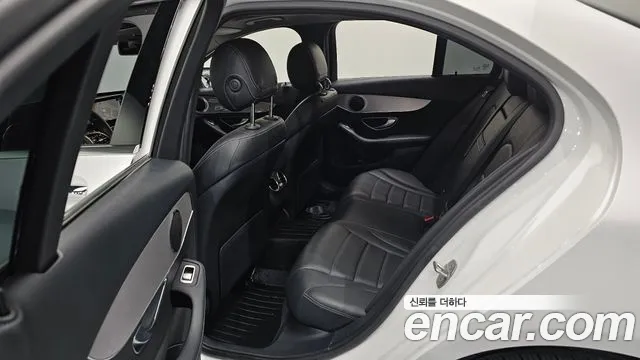 Mercedes-Benz C-Class 2020 — фото 11