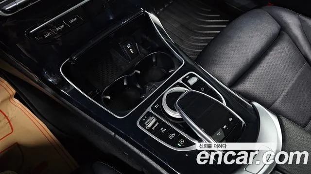 Mercedes-Benz C-Class 2020 — фото 18