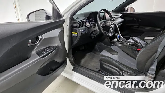 Hyundai Veloster 2018 — фото 11