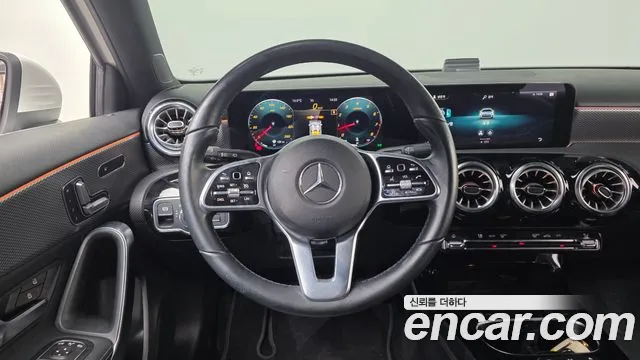Mercedes-Benz A-Class 2021 — фото 13