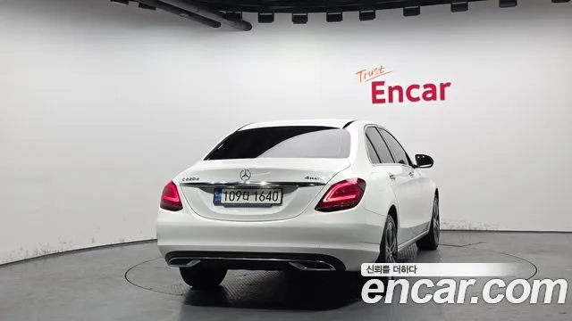 Mercedes-Benz C-Class 2020 — фото 4