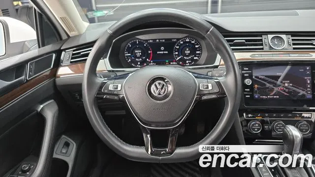 Volkswagen Passat 2018 — фото 14
