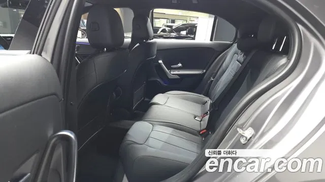 Mercedes-Benz A-Class 2025 — фото 11