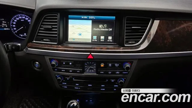 Hyundai Genesis 2016 — фото 15