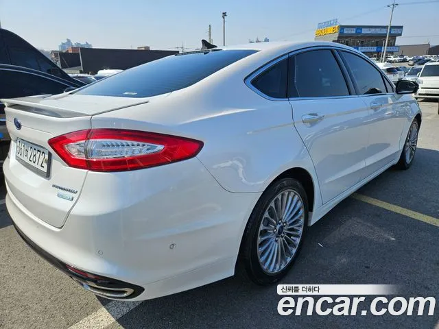 Ford Fusion 2013 — фото 12