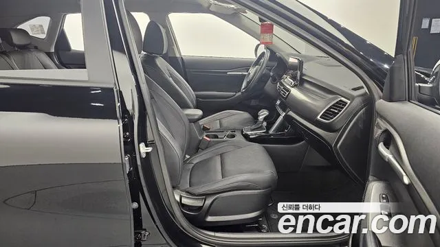 Kia Seltos 2023 — фото 10