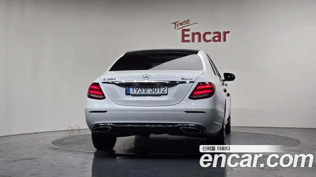 Mercedes-Benz E-Class 2019 — фото 4