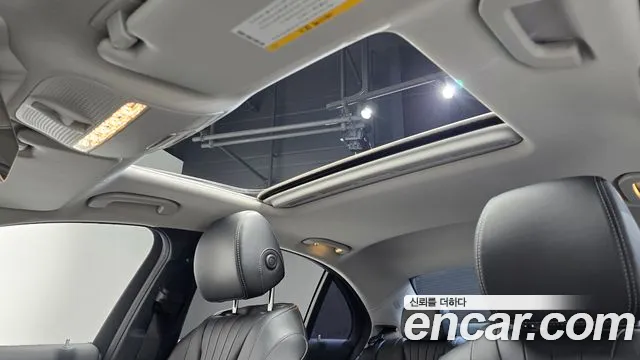 Mercedes-Benz E-Class 2019 — фото 19
