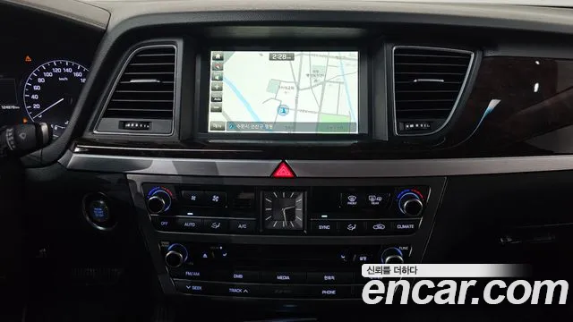 Hyundai Genesis 2015 — фото 17