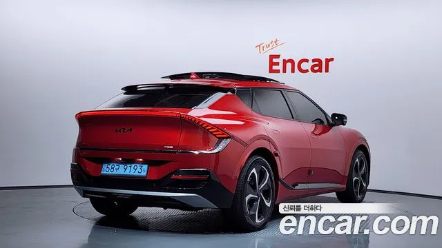 Kia EV6 2022 — фото 2