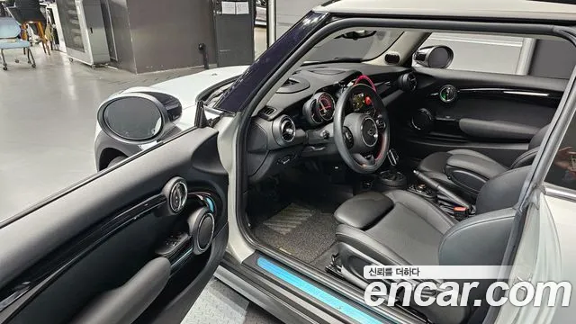 Mini Cooper 2020 — фото 10
