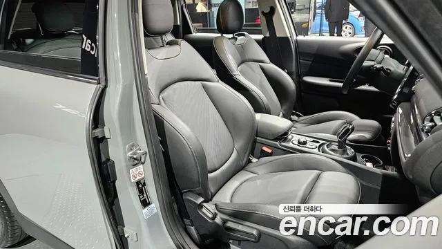 Mini Clubman 2021 — фото 10