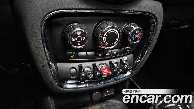 Mini Clubman 2021 — фото 18