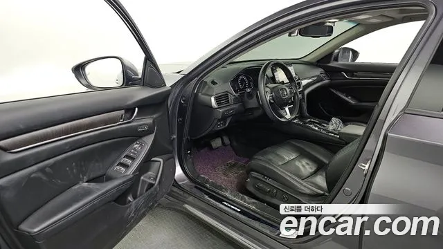 Honda Accord 2018 — фото 10