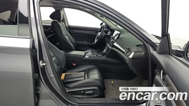 Honda Accord 2018 — фото 11