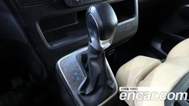 Hyundai Staria 2022 — фото 9