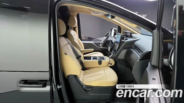 Hyundai Staria 2022 — фото 12