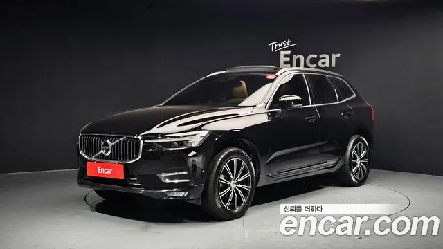 Volvo XC60 2021 — фото 1