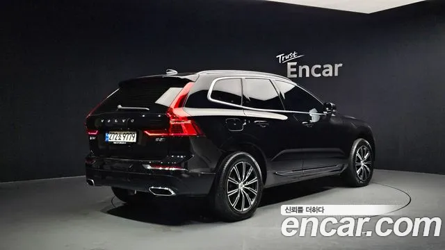 Volvo XC60 2021 — фото 2