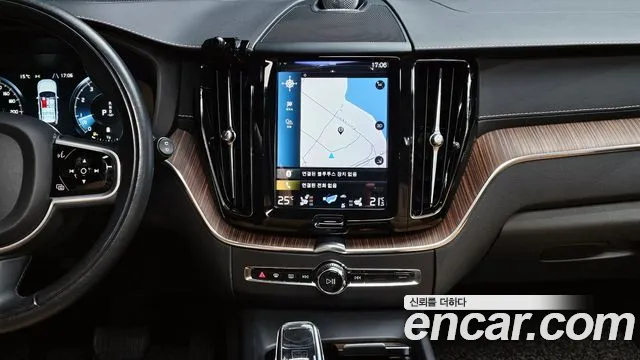 Volvo XC60 2021 — фото 15
