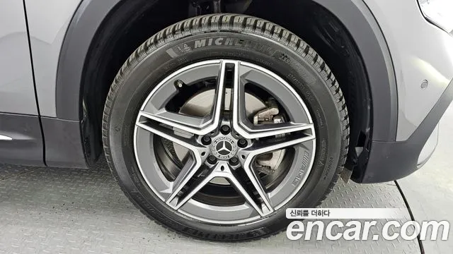 Mercedes-Benz GLB-Class 2023 — фото 5