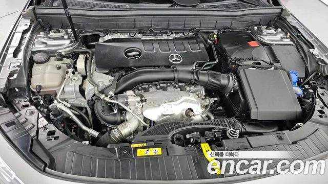Mercedes-Benz GLB-Class 2023 — фото 6