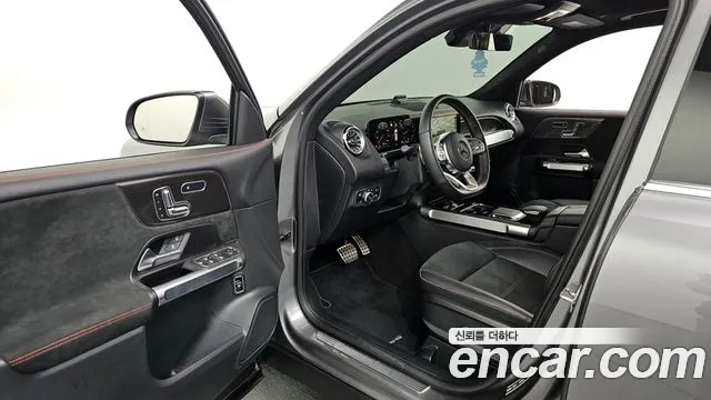 Mercedes-Benz GLB-Class 2023 — фото 10