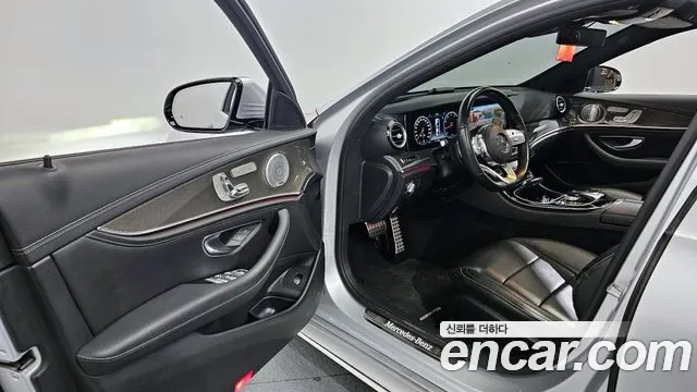 Mercedes-Benz E-Class 2020 — фото 10