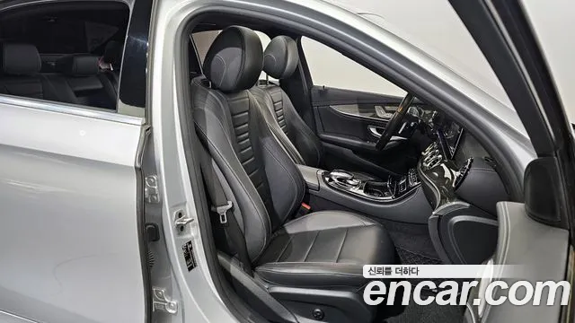 Mercedes-Benz E-Class 2020 — фото 12