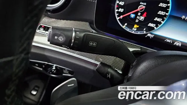 Mercedes-Benz E-Class 2020 — фото 15