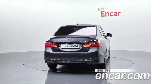 Honda Accord 2017 — фото 4