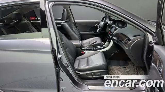 Honda Accord 2017 — фото 10