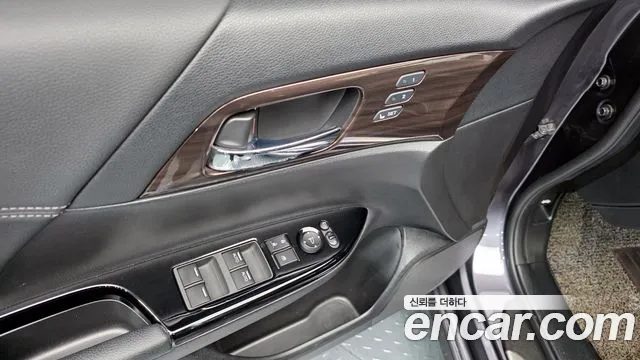 Honda Accord 2017 — фото 18
