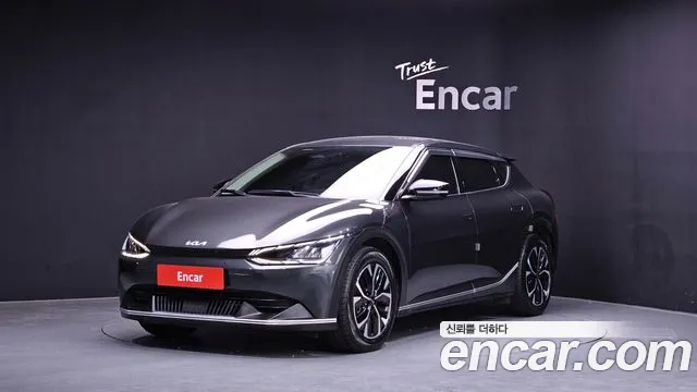 Kia EV6 2023 — фото 1