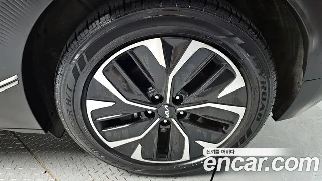 Kia EV6 2023 — фото 5