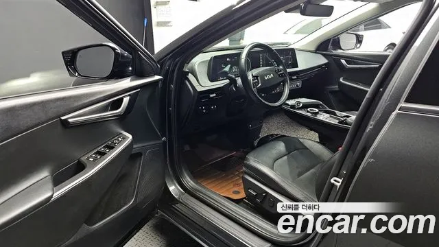 Kia EV6 2023 — фото 10